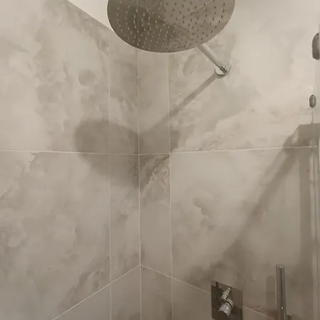 Sidera Comodo Centro Paese E - Di Accogliente E Nuovo * デルヴィオ